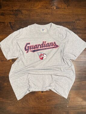 Cleveland Guardians Baseball T-shirt Men’s Size XL